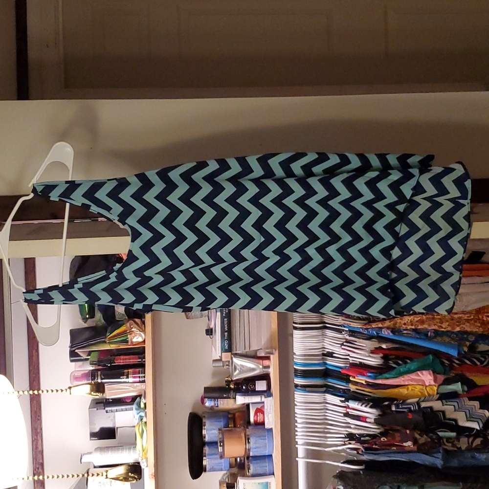 New, Never Worn Hi-Lo V-Back Tunic Tank Navy and Aqua